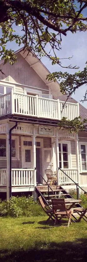 三野鸡精品住宿加早餐旅馆 ，位于Ekeby的酒店