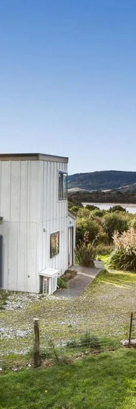 Surfinn Eco Cottage - Papatowai Cottage，位于Papatowai的酒店