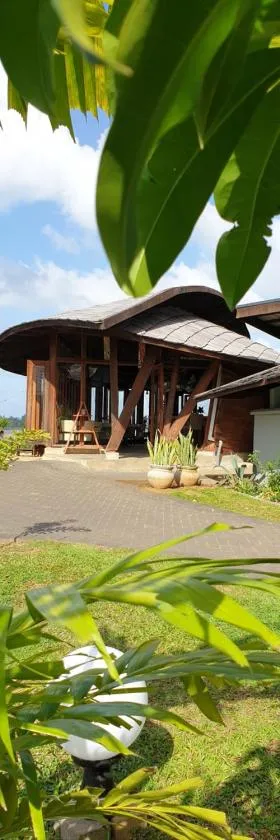 Houttuyn Wellness River Resort，位于帕拉马里博的酒店