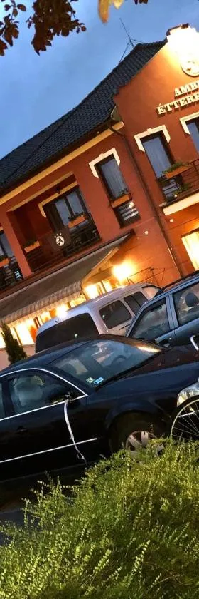 Ambrózia Étterem és Panzió，位于考津茨包尔齐考的酒店