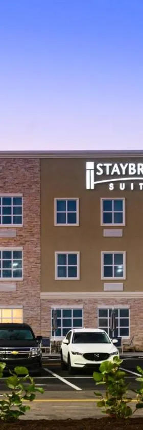 Staybridge Suites - Vero Beach by IHG，位于维洛海滩的酒店