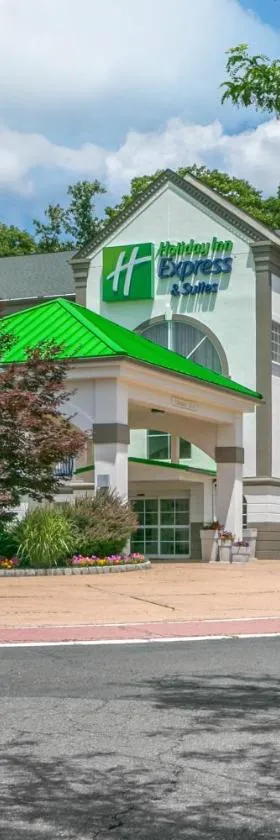 阿灵顿山快捷假日酒店，位于阿灵顿山的酒店