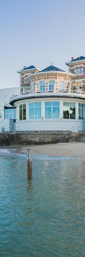Alliance Pornic Hôtel Thalasso & Spa，位于波尔尼克的酒店