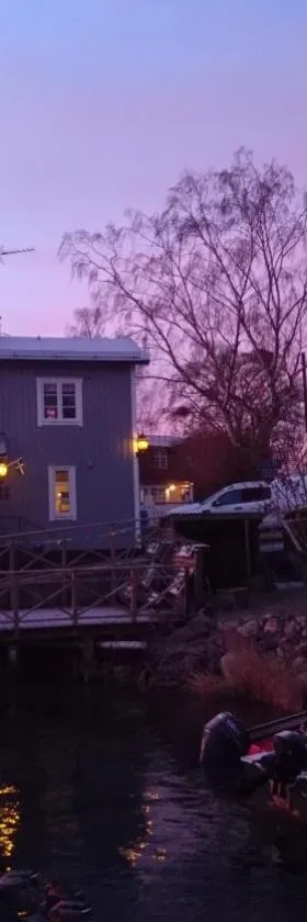Vandrarhemmet Lotsen，位于Dalarö的酒店