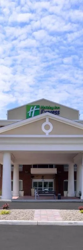 Holiday Inn Express & Suites Ironton by IHG，位于Ironton的酒店