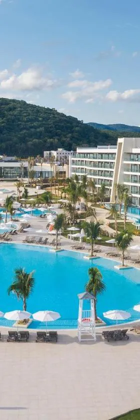 Ocean Coral Spring Resort - All Inclusive，位于法尔茅斯的酒店