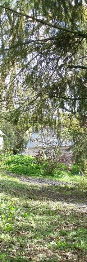 莱斯莱瓦莱杜住宿加早餐旅馆，位于多尔德布列塔尼的酒店