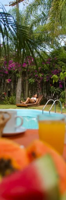 Pousada Além do Jardim，位于普腊亚罗萨的酒店