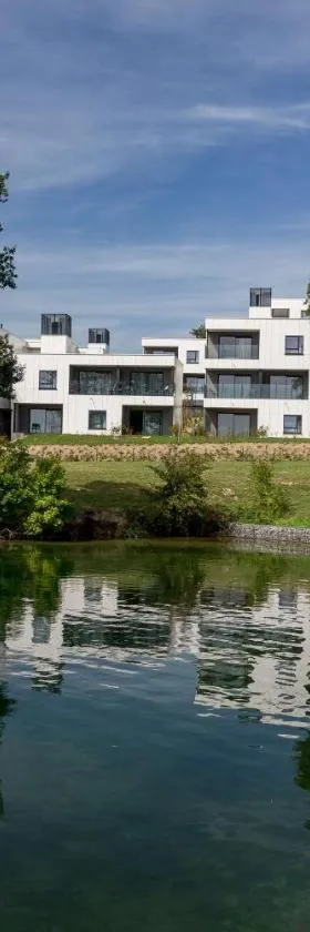 Golden Lakes Hotel，位于Boussu-lez-Walcourt的酒店