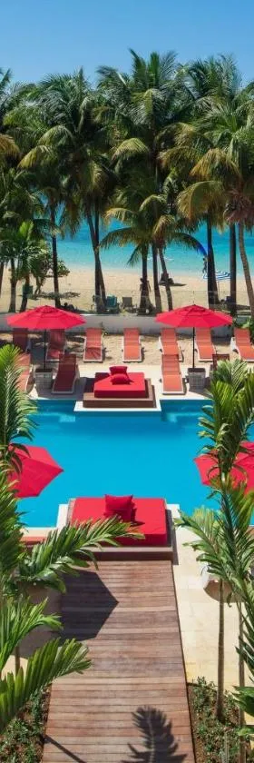 S Hotel Montego Bay - Luxury Boutique All-Inclusive Hotel，位于蒙特哥贝的酒店