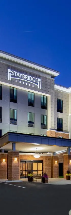 Staybridge Suites Charlottesville Airport by IHG，位于夏洛茨维尔的酒店