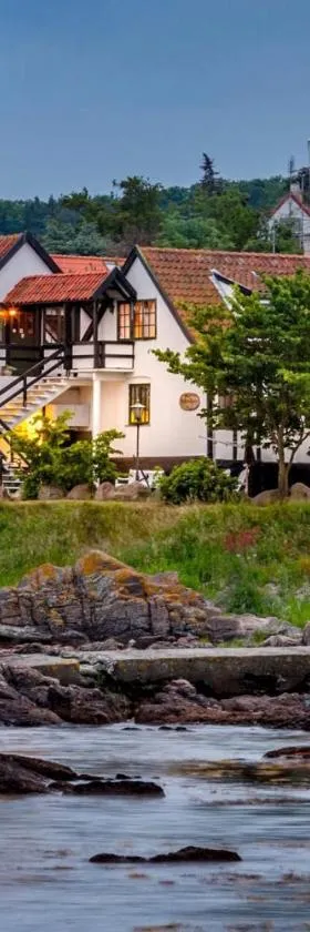 Allinge Badehotel，位于阿灵厄的酒店