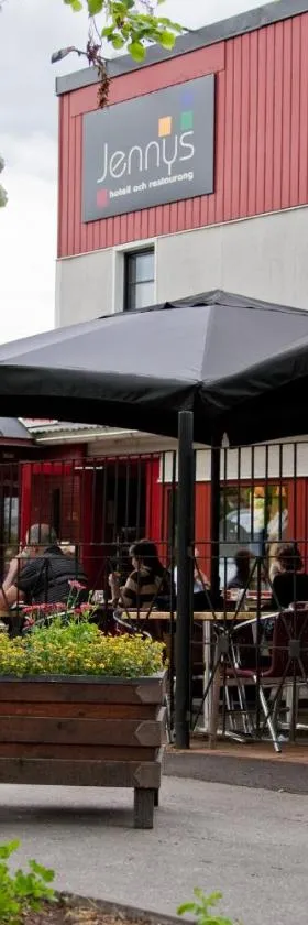 基尼餐厅酒店，位于阿尔维卡的酒店