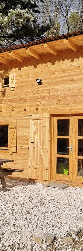 La cabane des Pachous，位于Tourves的酒店