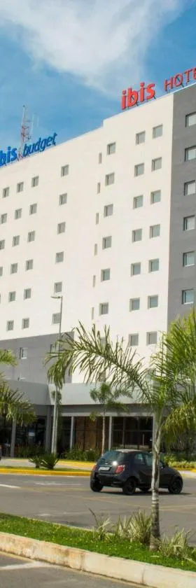 Ibis Budget Lorena - Circuito da Fé，位于洛雷纳的酒店