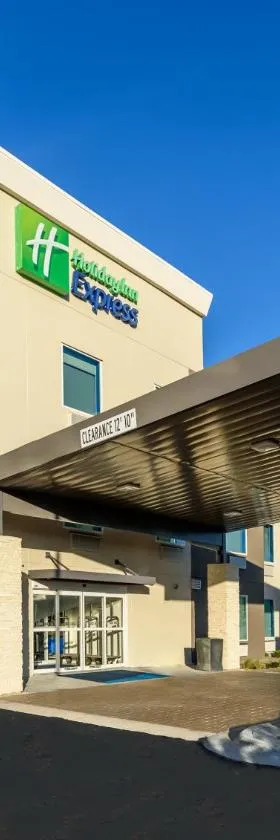 巴斯特罗普快捷假日&套房酒店，位于巴斯特罗普的酒店