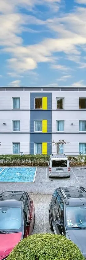 B&B HOTEL Antibes Sophia Antipolis，位于比奥的酒店