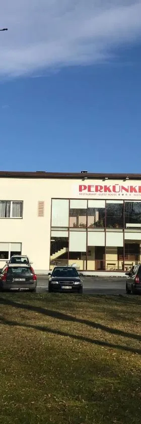 Restoranas - Svečių Namai - Restaurant - Guest House Perkūnkiemis，位于埃莱克特伦艾的酒店