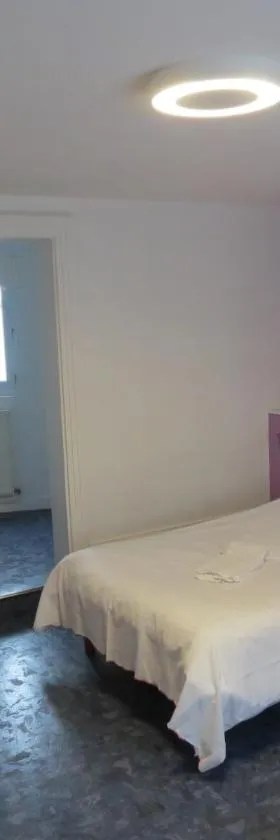 费桑酒店，位于圣阿韦尔坦的酒店