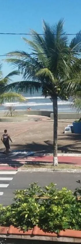 Casa Frente MAR PISCINA，位于蒙加瓜的酒店