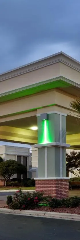 兰巴顿假日酒店，位于兰伯顿的酒店