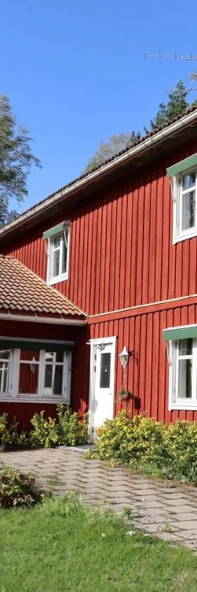 Skogsbrynet B&B, Bredsjö Nya Herrgård，位于海勒福什的酒店