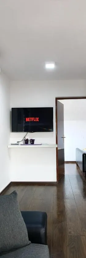 Modern Apartment，位于布尔奇科的酒店
