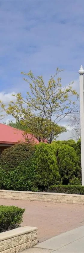 Colonial Motor Inn Bairnsdale Golden Chain Property，位于拜恩斯代尔的酒店