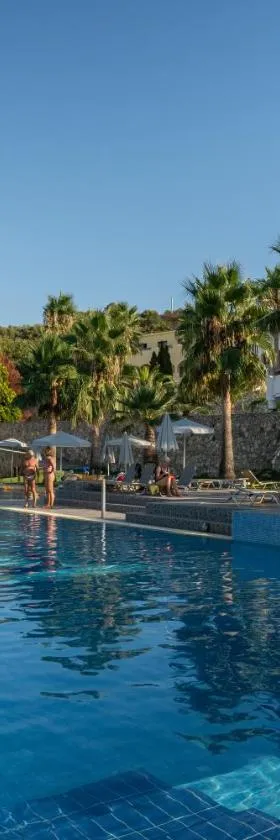 Almyrida Village & Waterpark，位于阿尔米里达的酒店