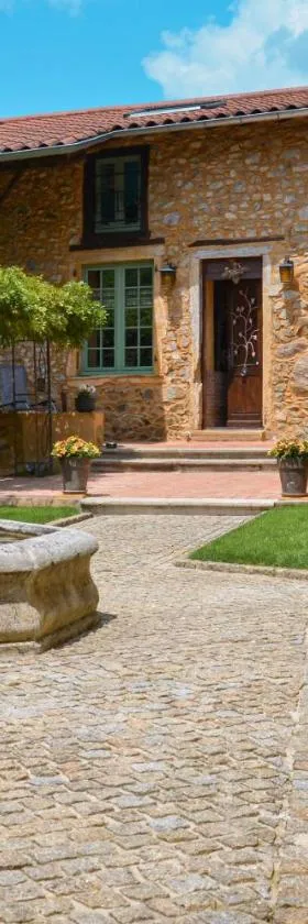 Studio et colocation - Gîte Les 7 fontaines，位于Chevinay的酒店