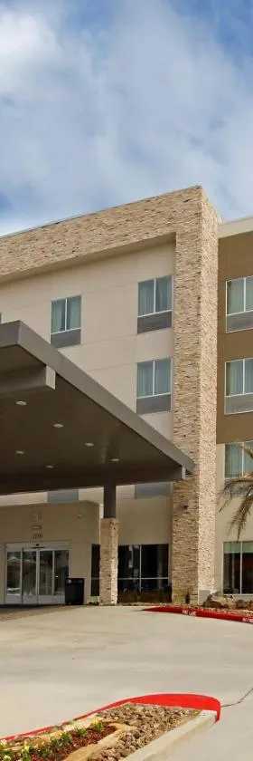 Holiday Inn Express & Suites - Lake Charles South Casino Area by IHG，位于查尔斯湖的酒店