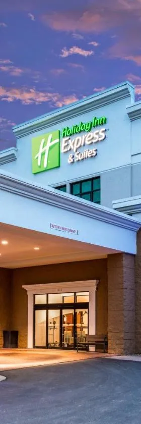 Holiday Inn Express & Suites Cedar Falls - Waterloo by IHG，位于锡达福尔斯的酒店
