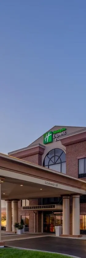 鲍灵格林智选假日酒店及套房，位于鲍灵格林的酒店