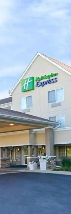 Holiday Inn Express & Suites Chicago-Deerfield Lincolnshire by IHG，位于Riverwoods的酒店