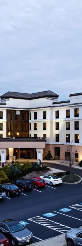 Holiday Inn Express & Suites Harrisburg West，位于梅卡尼克斯堡的酒店
