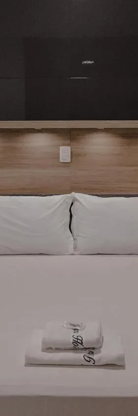 Petri Plaza Hotel，位于弗朗西斯科贝尔特朗的酒店