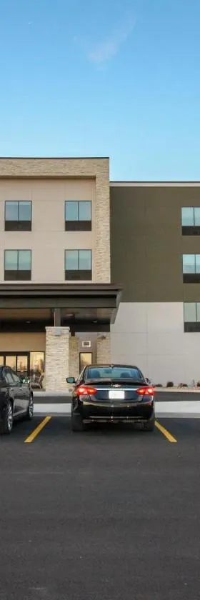 Holiday Inn Express & Suites - Kirksville - University Area by IHG，位于柯克斯维尔的酒店