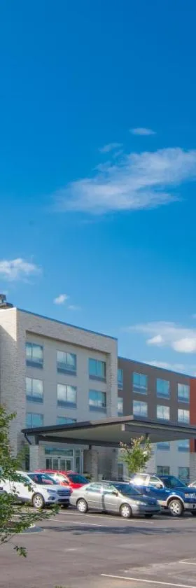 Holiday Inn Express & Suites Greenwood Mall by IHG，位于格林伍德的酒店