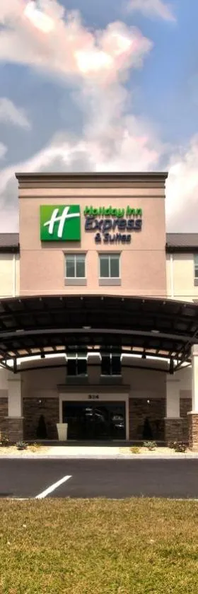 北埃文斯维尔智选假日套房酒店，位于Warrenton的酒店