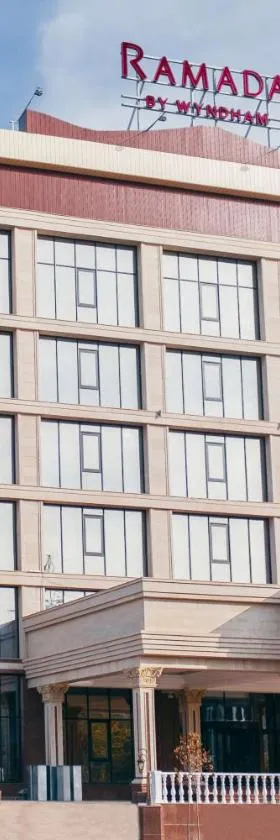 Ramada by Wyndham Shymkent，位于奇姆肯特的酒店