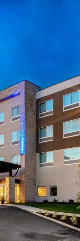Holiday Inn Express & Suites - Madison by IHG，位于Madison的酒店