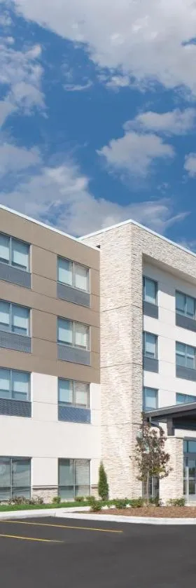 Holiday Inn Express & Suites - Elkhorn - Lake Geneva Area by IHG，位于Elkhorn的酒店