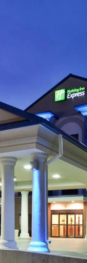 麦弗逊智选假日酒店，位于McPherson的酒店
