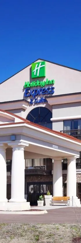 科温顿智选假日酒店及套房，位于Covington的酒店