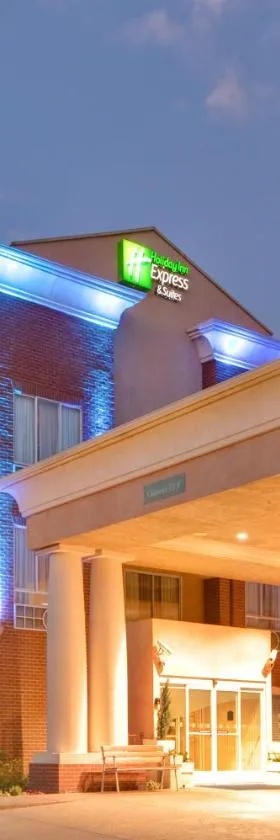 奥兰多机场智选假日套房酒店-米尔斯购物中心，位于库卡蒙格牧场的酒店