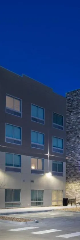 Holiday Inn Express & Suites - Denver NE - Brighton by IHG，位于布赖顿的酒店