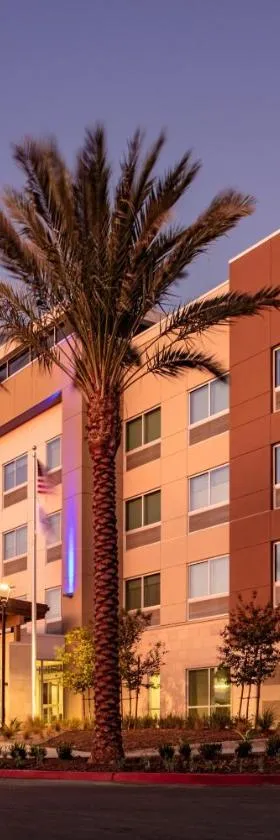 Holiday Inn Express & Suites - Moreno Valley - Riverside by IHG，位于莫雷诺谷的酒店