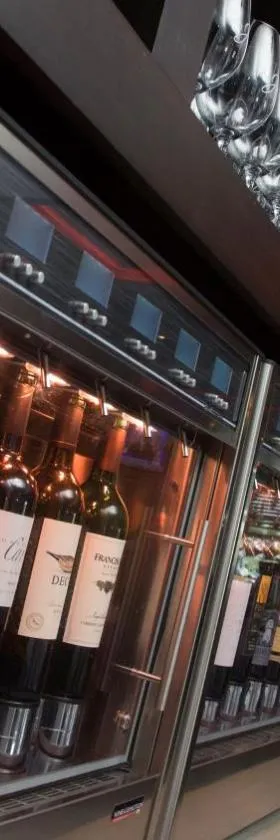达文波特假日酒店及套房，位于达文波特的酒店
