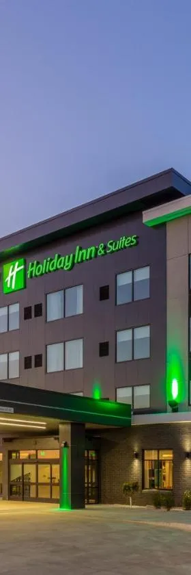 Holiday Inn & Suites Cedar Falls-Waterloo Event Ctr by IHG，位于锡达福尔斯的酒店