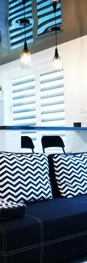 Black & White Studio，位于阿尼克什奇艾的酒店